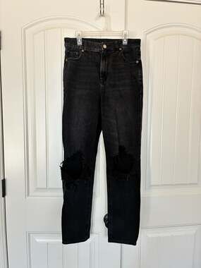 American Eagle Strigid Black Ripped Distressed Straight Leg Jeans Size 4R